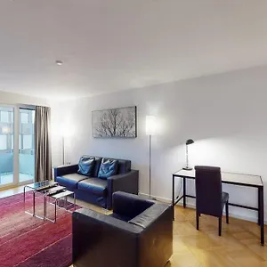  Apartment Bright 1 Bedroom Flat In The Centre